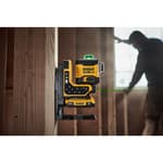 20V MAX XR Remote Control 360° Line Laser Kit