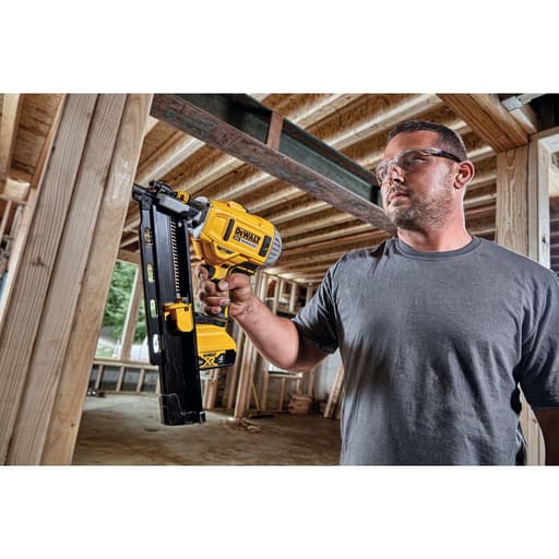 21° Plastic Collated Cordless Framing Nailer Kit