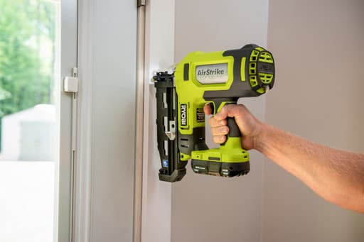 18V ONE+ AIRSTRIKE 16GA FINISH NAILER KIT